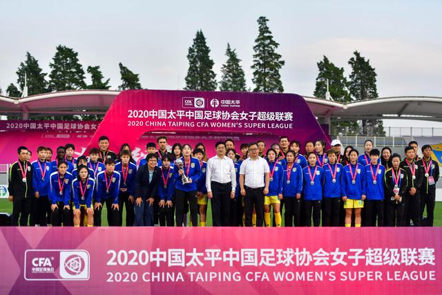 新星崭露头角！摄影师分享伦德博格与法伊隆的训练合影